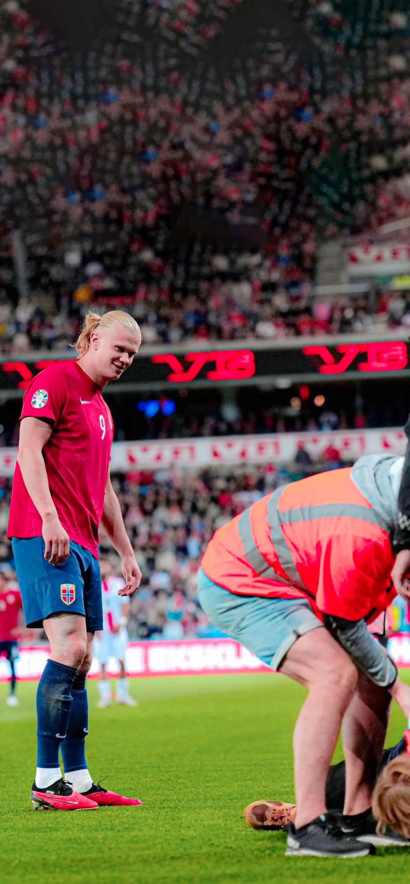 里程碑，海港中场徐新已为中国俱乐部出战200场比赛