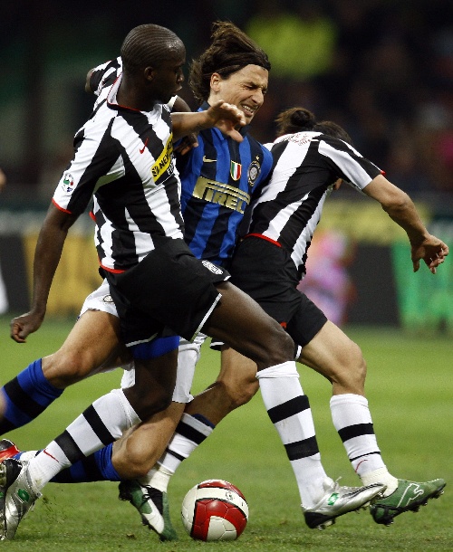 于根伟：下半年已经在推动明年引援；门票售罄体现我们的成功