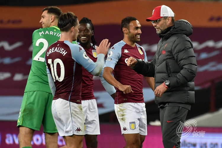 成都刮起“法国旋风” “眼镜侠”勒布伦兄弟闪耀混团世界杯